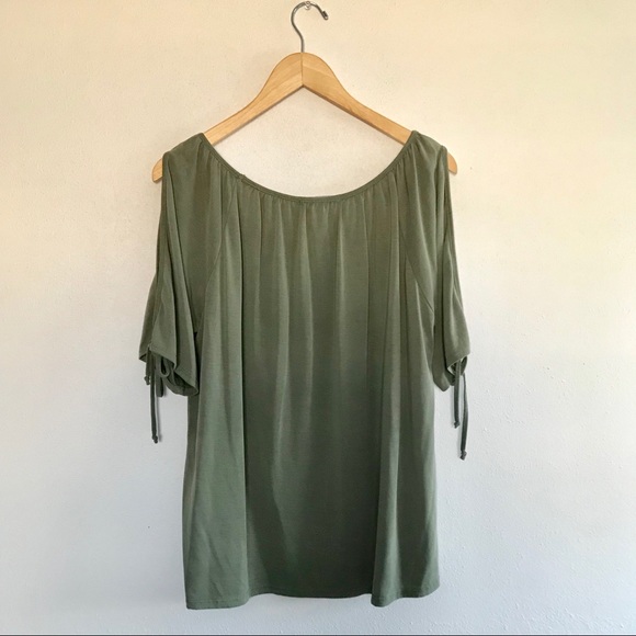 Green Envelope Green Cut-Out Shoulder top - Picture 3 of 3